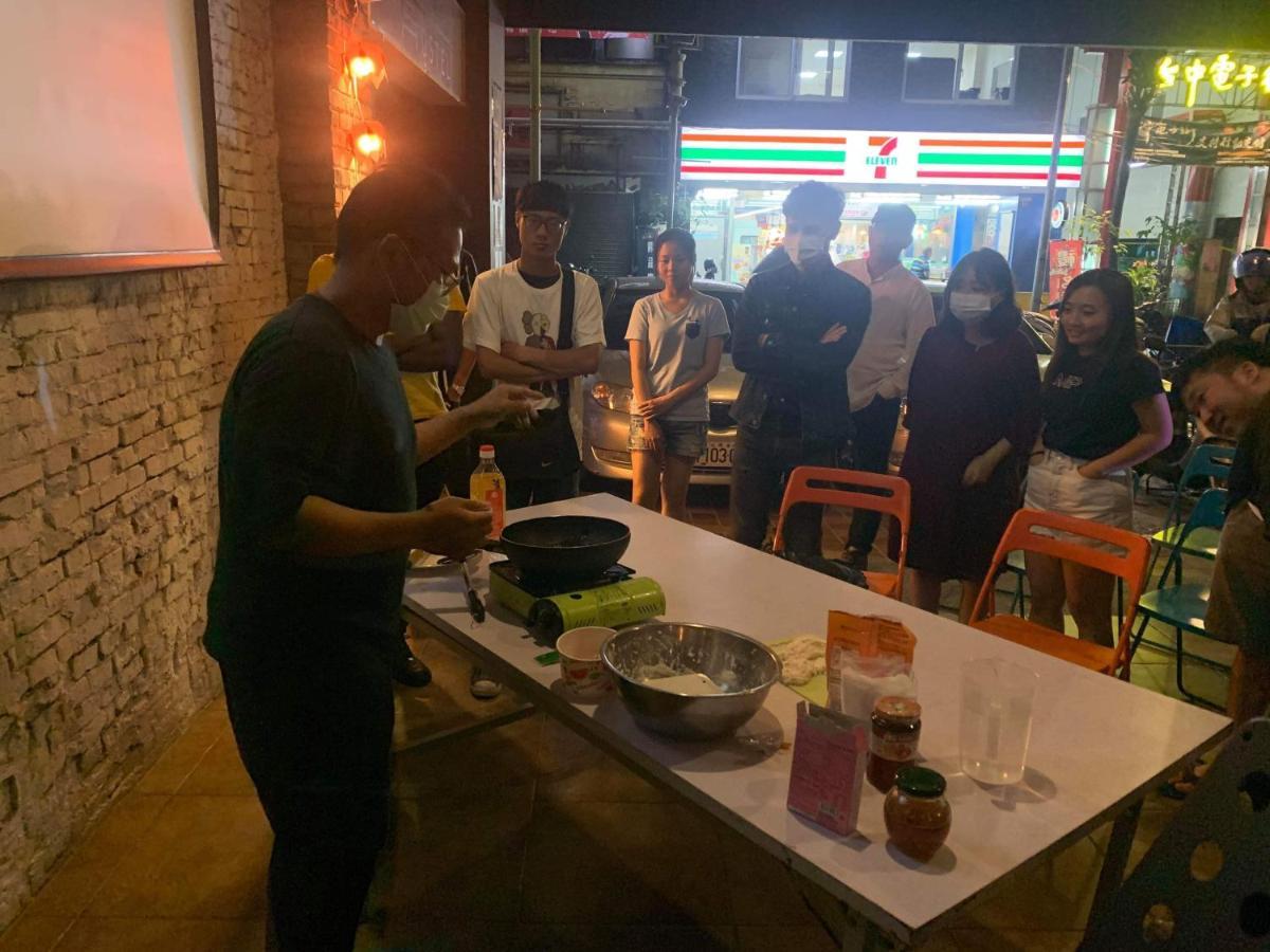 Backpacker 41 Hostel - Taichung Exterior foto